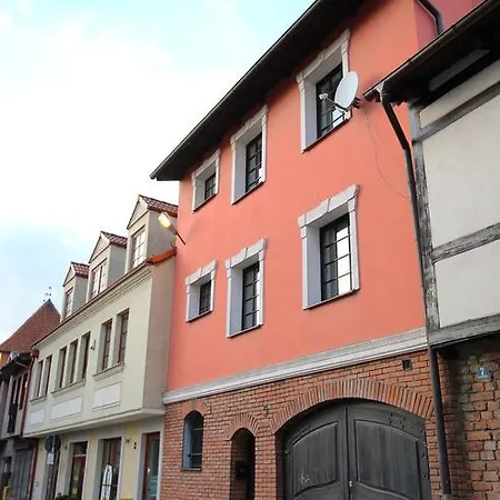 Browar Goscinne W Centrum Miasta Na Starowce, Self Check In 24h, Fv, Tv Smart, Darmowe Wi-fi, Parking, W Sasiedztwie Restauracji I Kawiarni, Uslugi Escort Zakazane Villa Starogard Gdanski