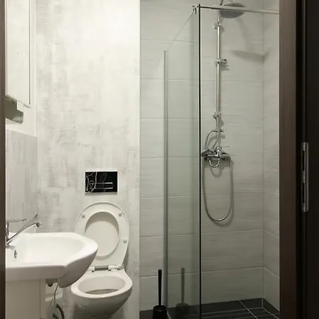 Browar Goscinne W Centrum Miasta Na Starowce, Self Check In 24h, Fv, Tv Smart, Darmowe Wi-fi, Parking, W Sasiedztwie Restauracji I Kawiarni, Uslugi Escort Zakazane Villa