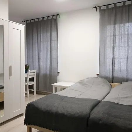 Browar Goscinne W Centrum Miasta Na Starowce, Self Check In 24h, Fv, Tv Smart, Darmowe Wi-fi, Parking, W Sasiedztwie Restauracji I Kawiarni, Uslugi Escort Zakazane Villa