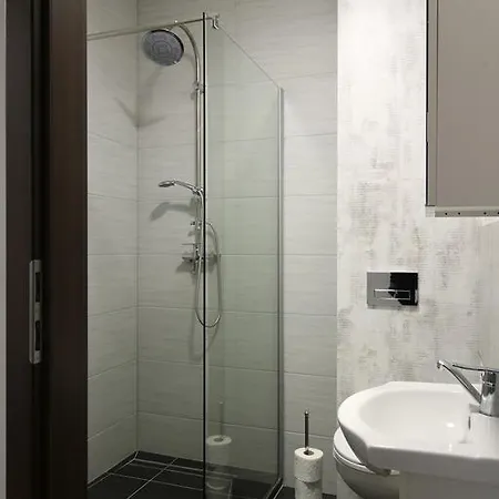 Browar Goscinne W Centrum Miasta Na Starowce, Self Check In 24h, Fv, Tv Smart, Darmowe Wi-fi, Parking, W Sasiedztwie Restauracji I Kawiarni, Uslugi Escort Zakazane 别墅